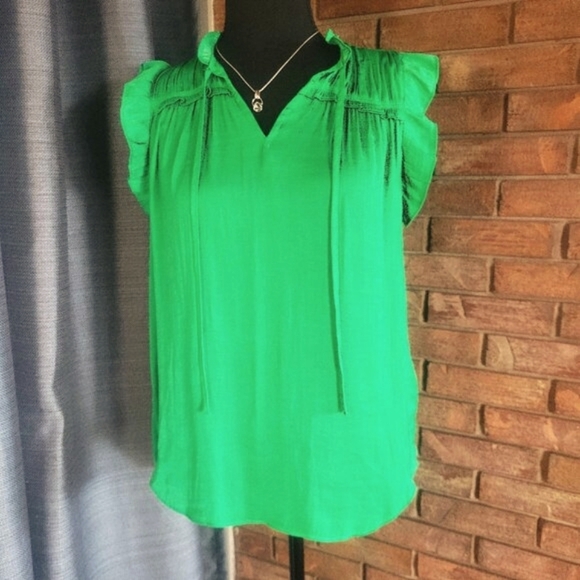 Rachel Zoe Tops - Rachel Zoe Emerald Green Ruffled Cap Sleeves, V-Neck & Shoulder Rouching - Sz XS